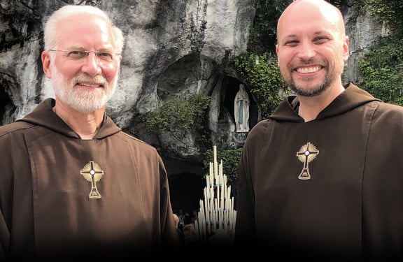 W_lourdes_with_franciscan_20